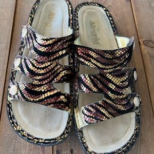 Algeria size 39 tiger print sandels